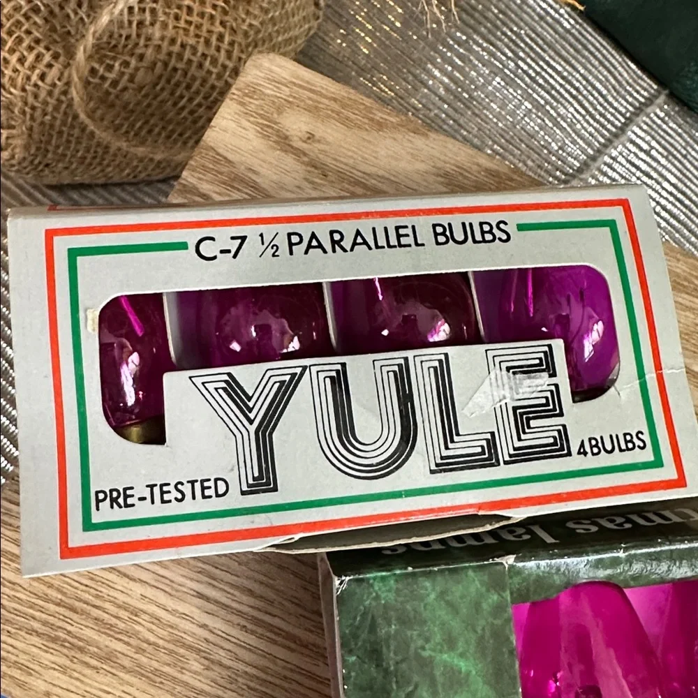 Vintage‎ Christmas Replacement Bulbs C 7 1/2 (5) C7 (1) And 2 120 Volts Fuses